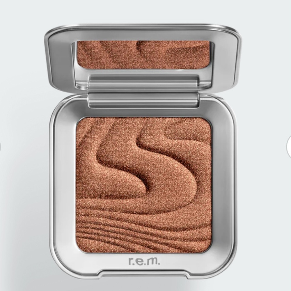 r.e.m. Beauty Interstellar Highlighter Topper Miss Mars NIB